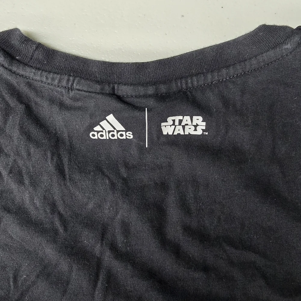 T-SHIRT MAN ADIDAS X STAR WARS: THE MANDALORIAN GRAPHIC TEE - size small